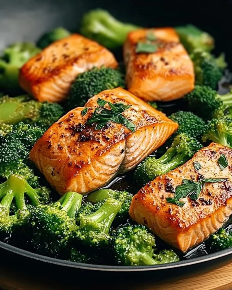 One-Skillet-Garlicky-Salmon-Broccoli-Recipe