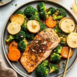 Honey-Garlic-Sheet-Pan-Salmon-with-Broccoli-Carrots-Recipe