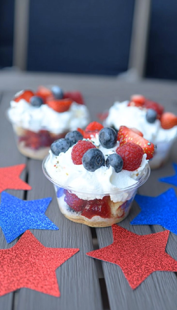 Fourth of July Mini Shortcake Cups