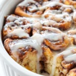 Cinnamon-Roll-Peach-Cobbler-Recipe
