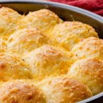 Cheesy-Garlic-Dinner-Rolls-Recipe
