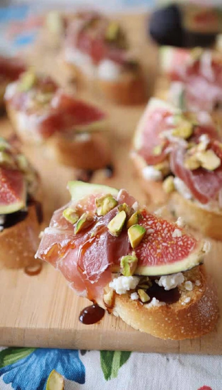 Fig and Prosciutto Crostini